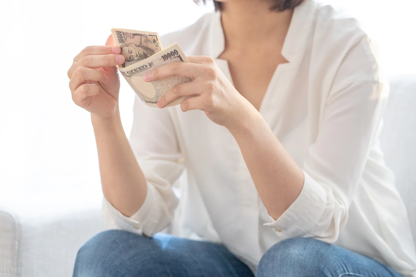 高収入と言われるセクキャバ嬢の給料はどれぐらいなの?